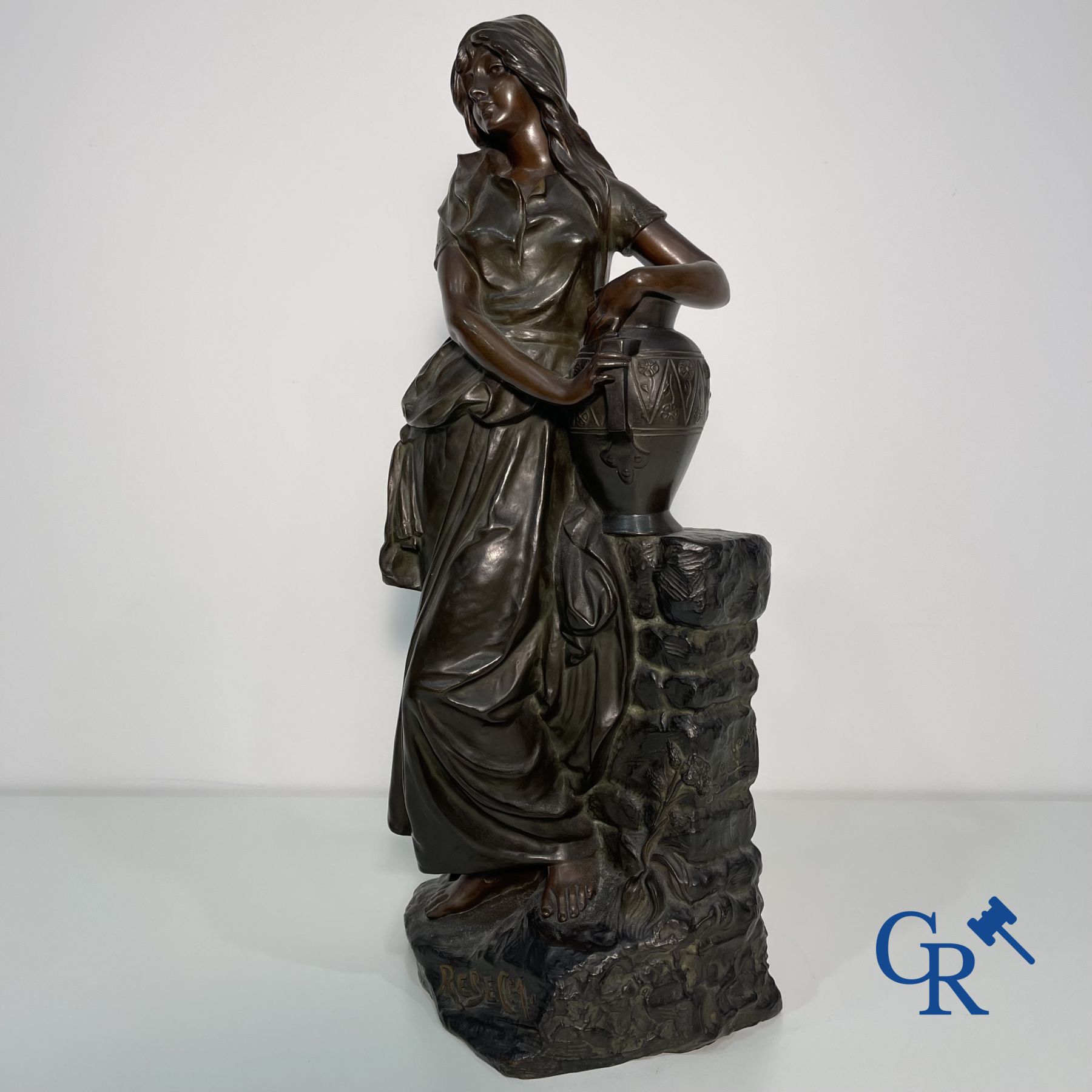 Edmond Lefever: (Ypres 1839-Schaarbeek 1911) statue orientale en bronze "Rebecca".