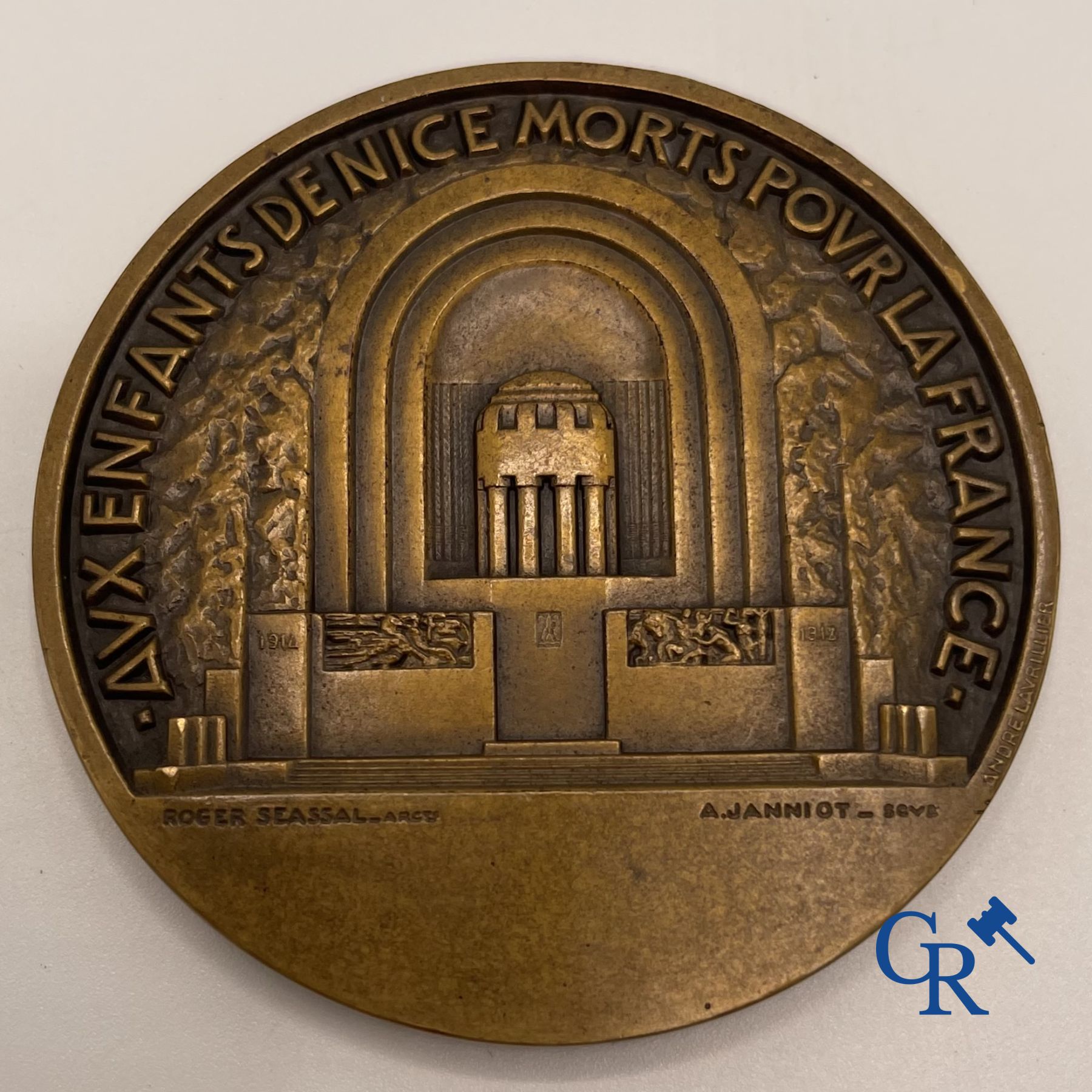 Medal: Alfred Auguste Janniot sculptor - André Lavillier engraver . Aux enfants de Nice morts pour la France.