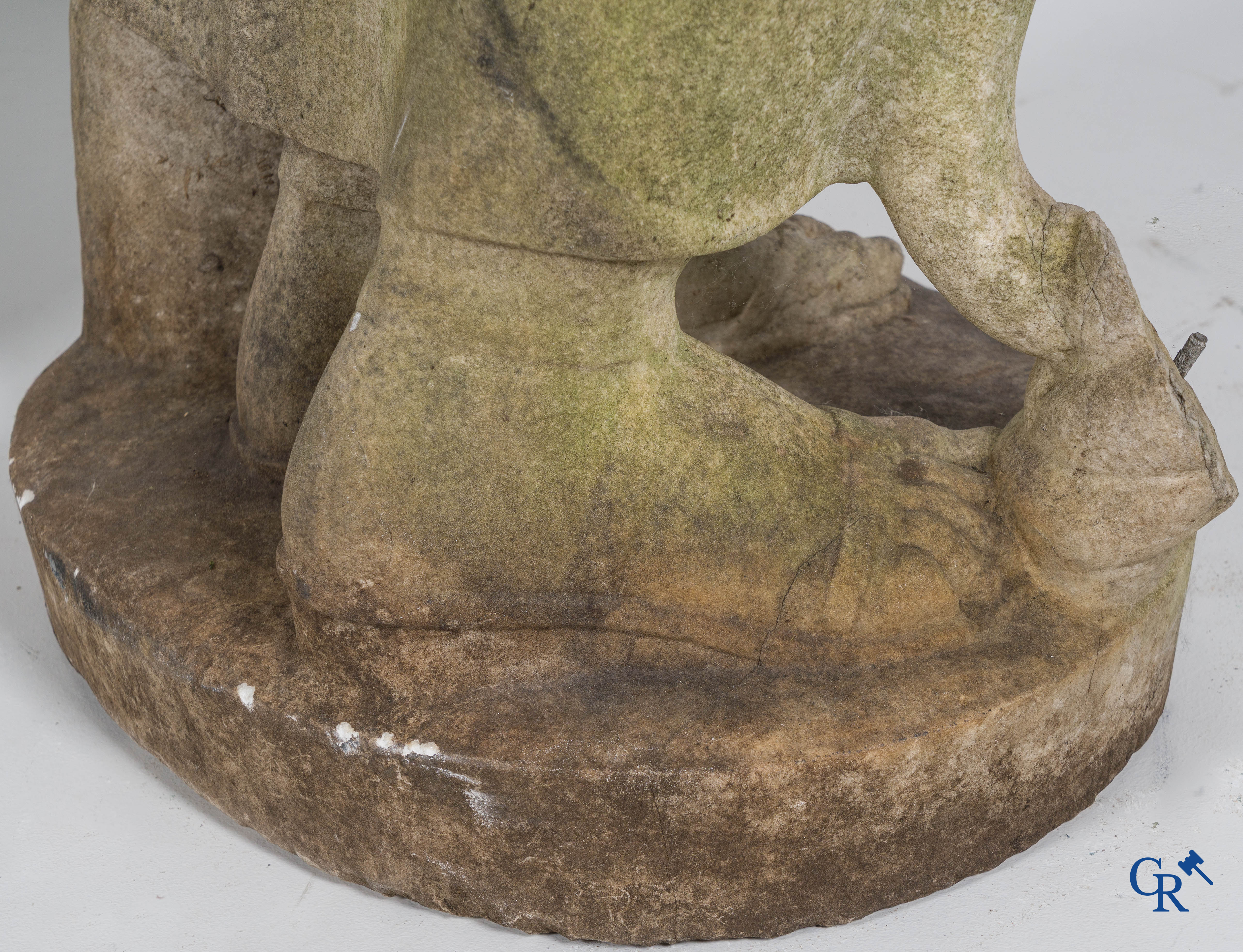 2 Imposante sculpturen in gebeeldhouwd marmer. De Romeinse godin Cerès en de Griekse god Asklepios. Circa 1700-1750.