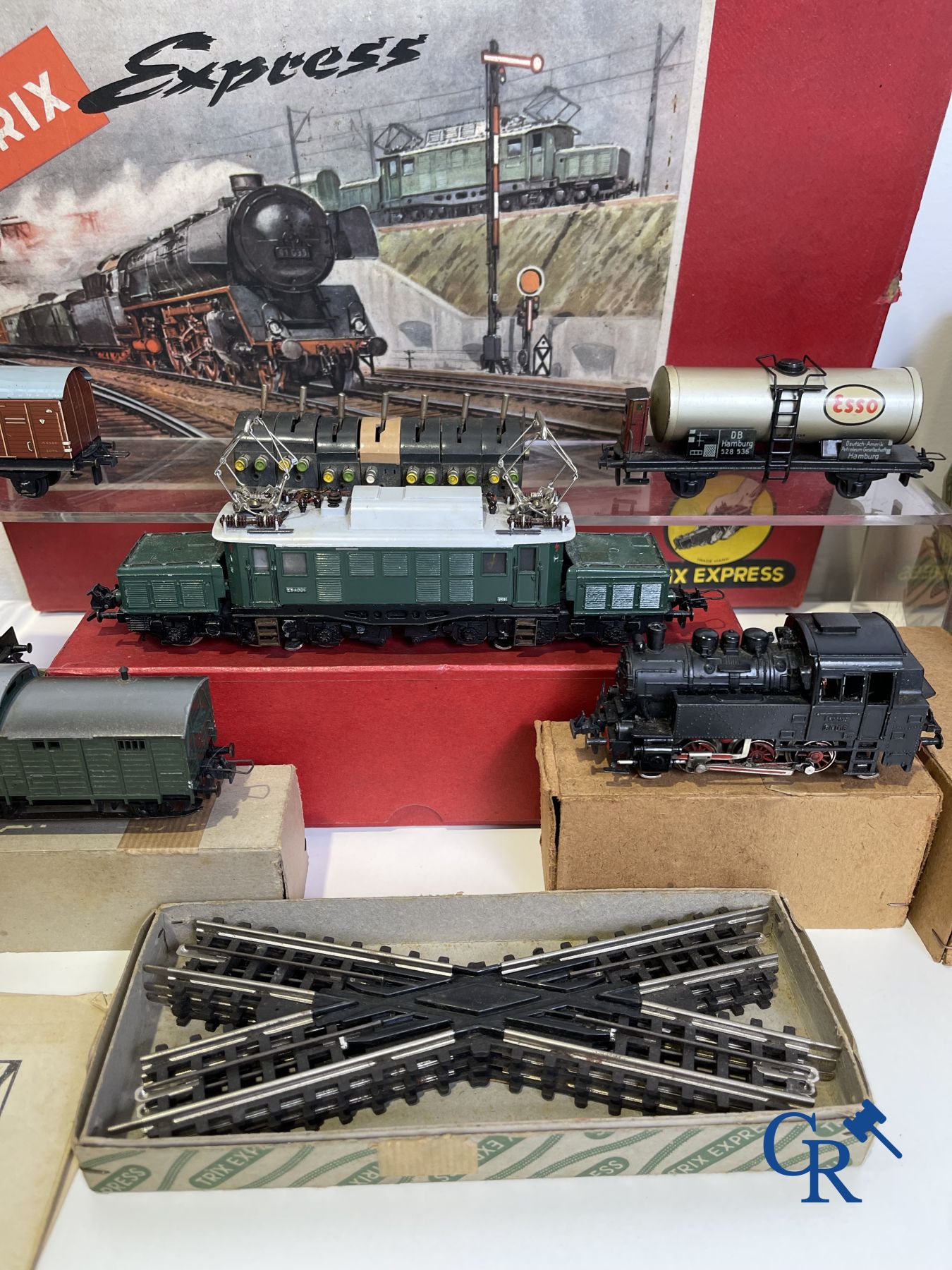 Oud speelgoed: Spoorweg. Trix Germany, Trix Express, mooi lot met locomotief, wagons, groot lot rails en toebehoren.