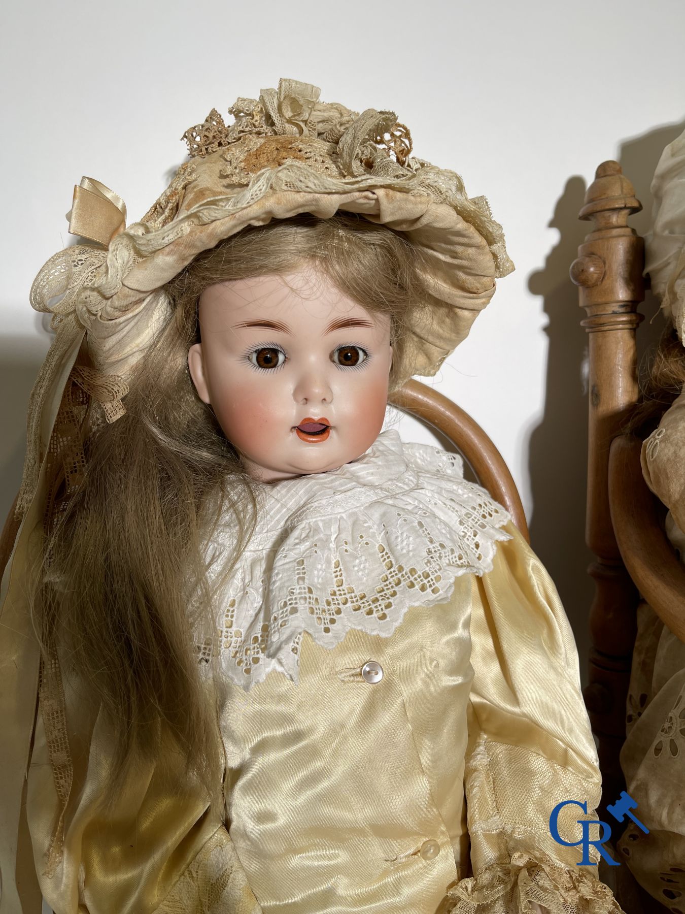 Toys: antique dolls: 6 German dolls with porcelain heads.