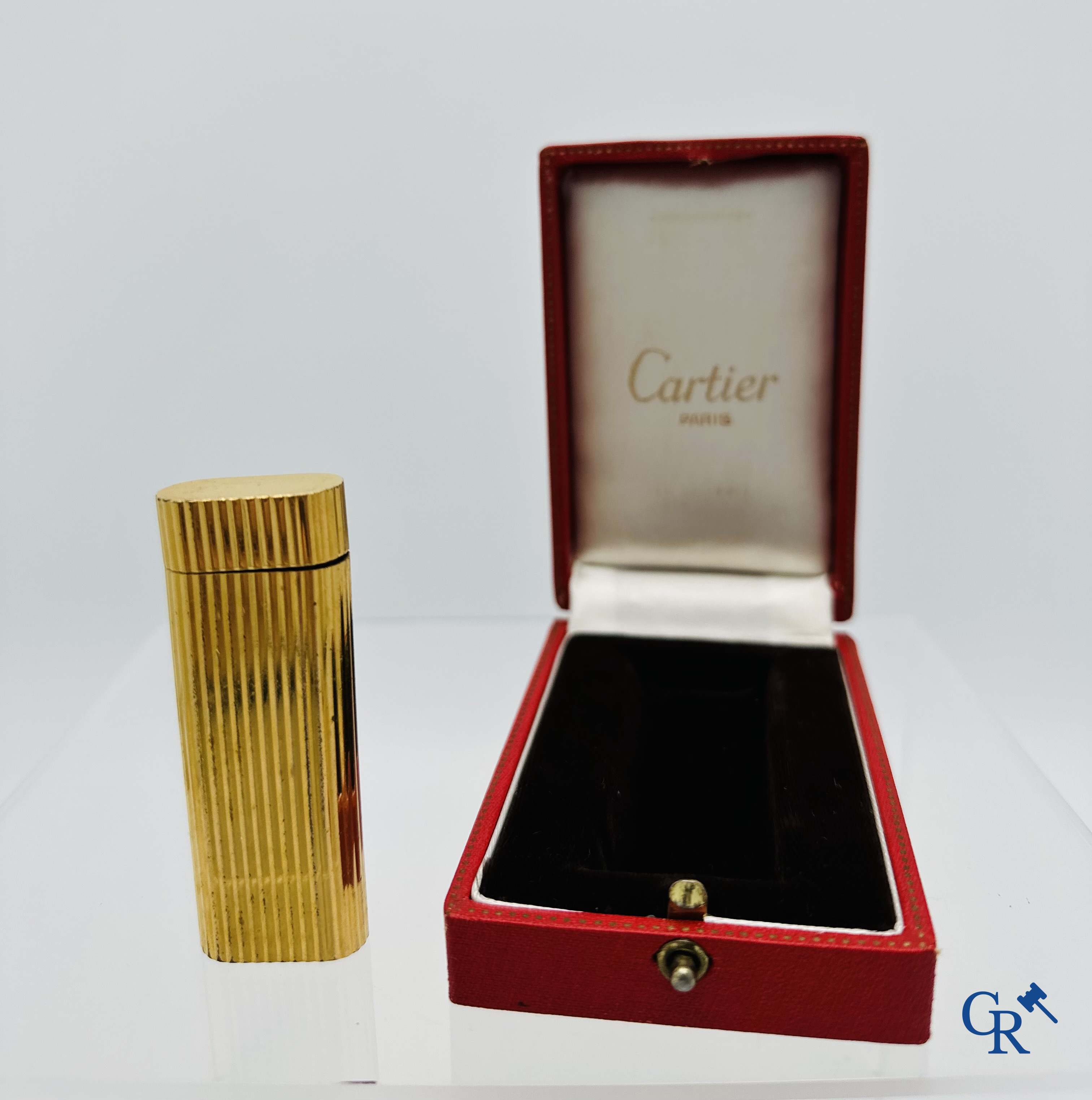 Cartier à Paris: Briquet et lunettes dans leur étui d'origine.