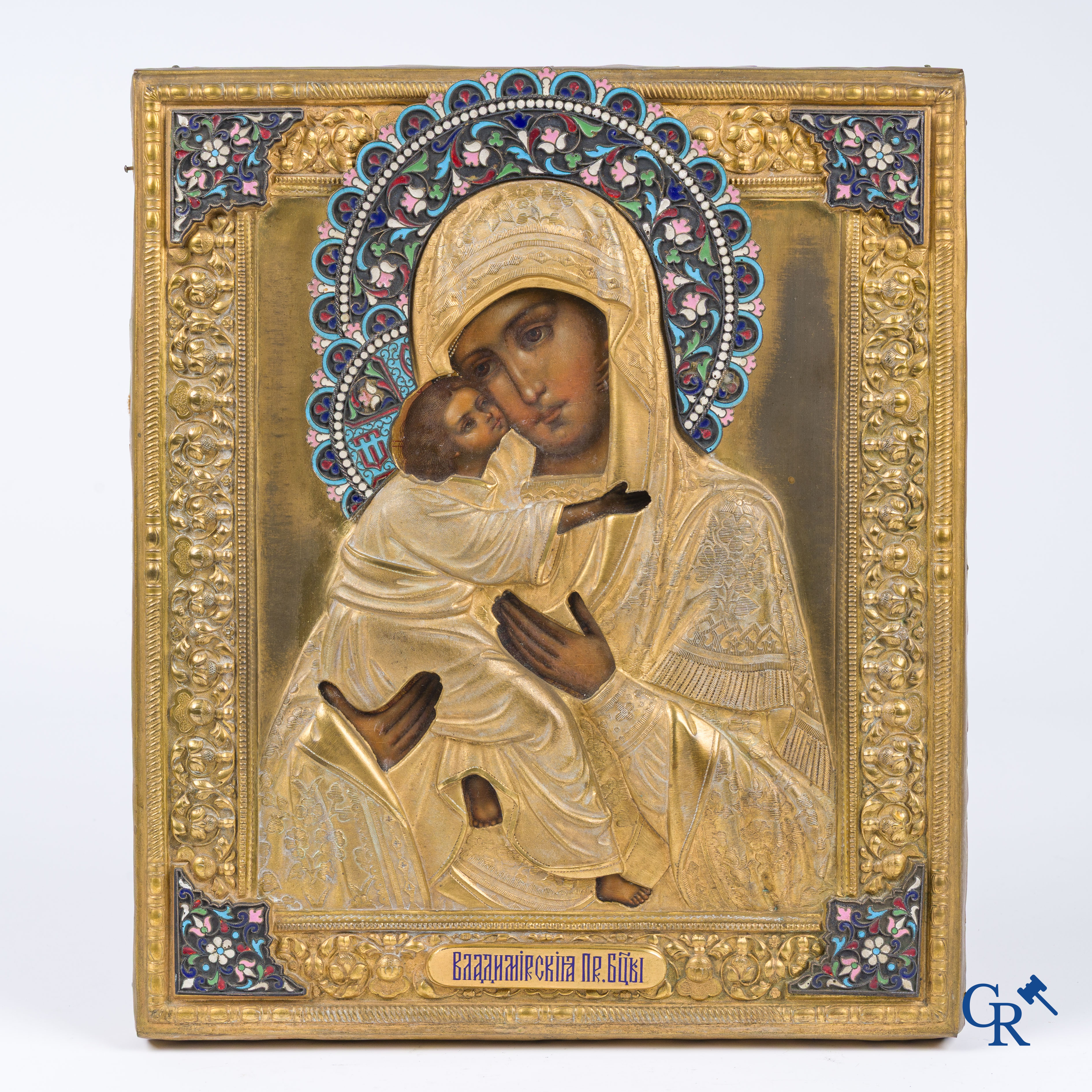 Russisch werk. Moeder Gods van Vladimir. Grote icoon bewerkt met cloisonné emaille.