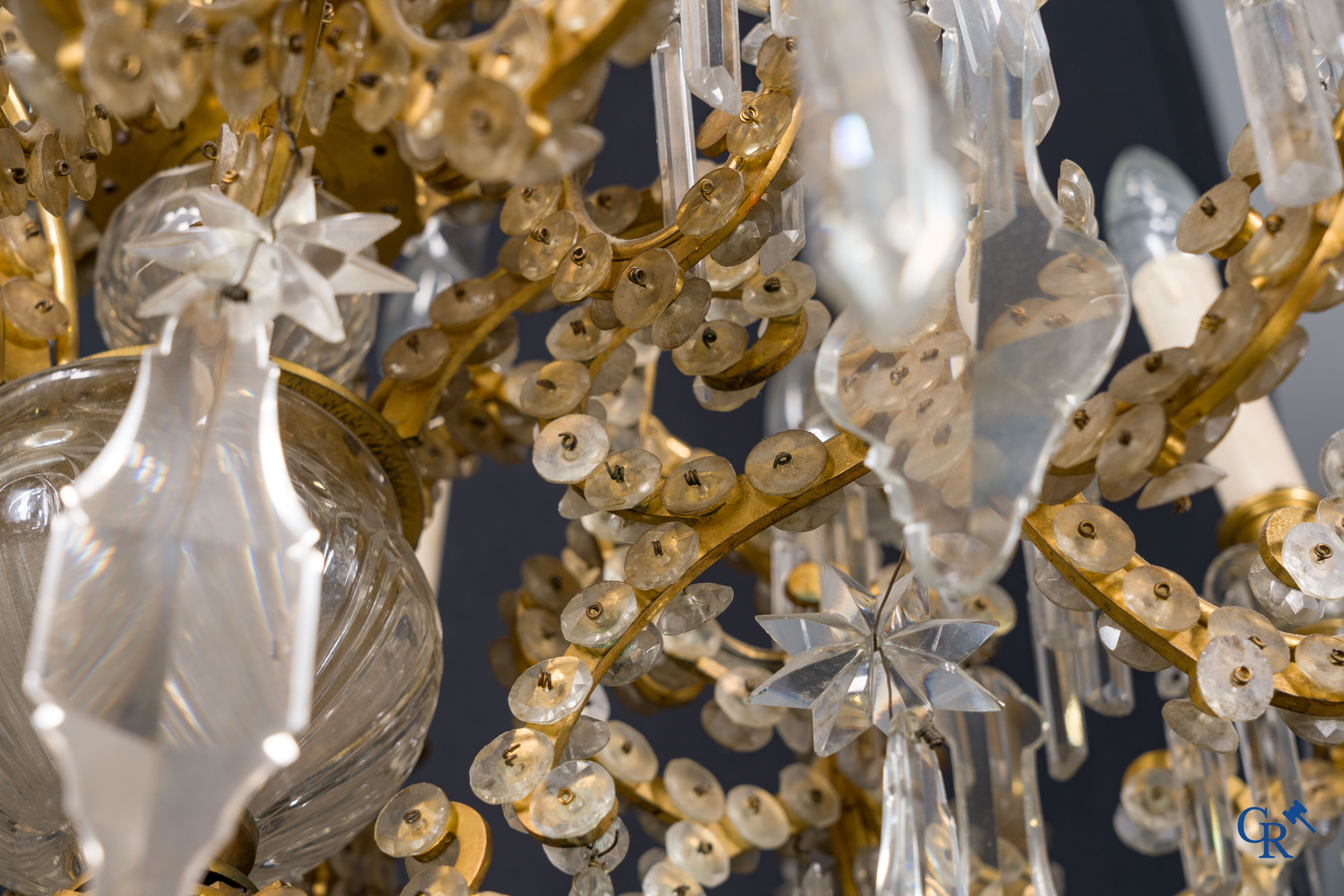 Imposing chandelier in gilded bronze and crystal in the manner of Baccarat. Napoleon III period.