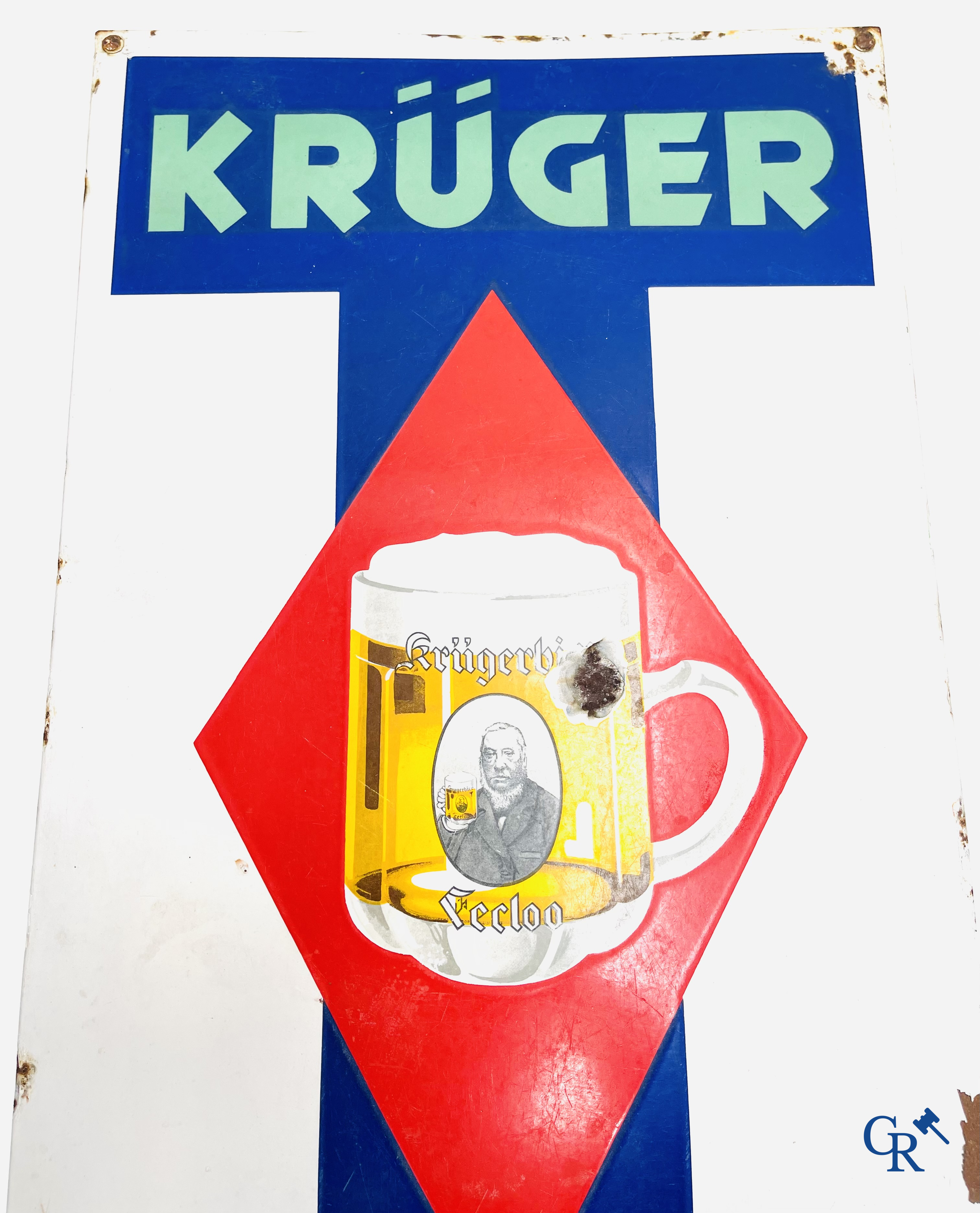 Krüger Pils Eeclo, an original bistro terrace table with an enamel advertising sign for Krüger Beer. Enamel Belge 1936.