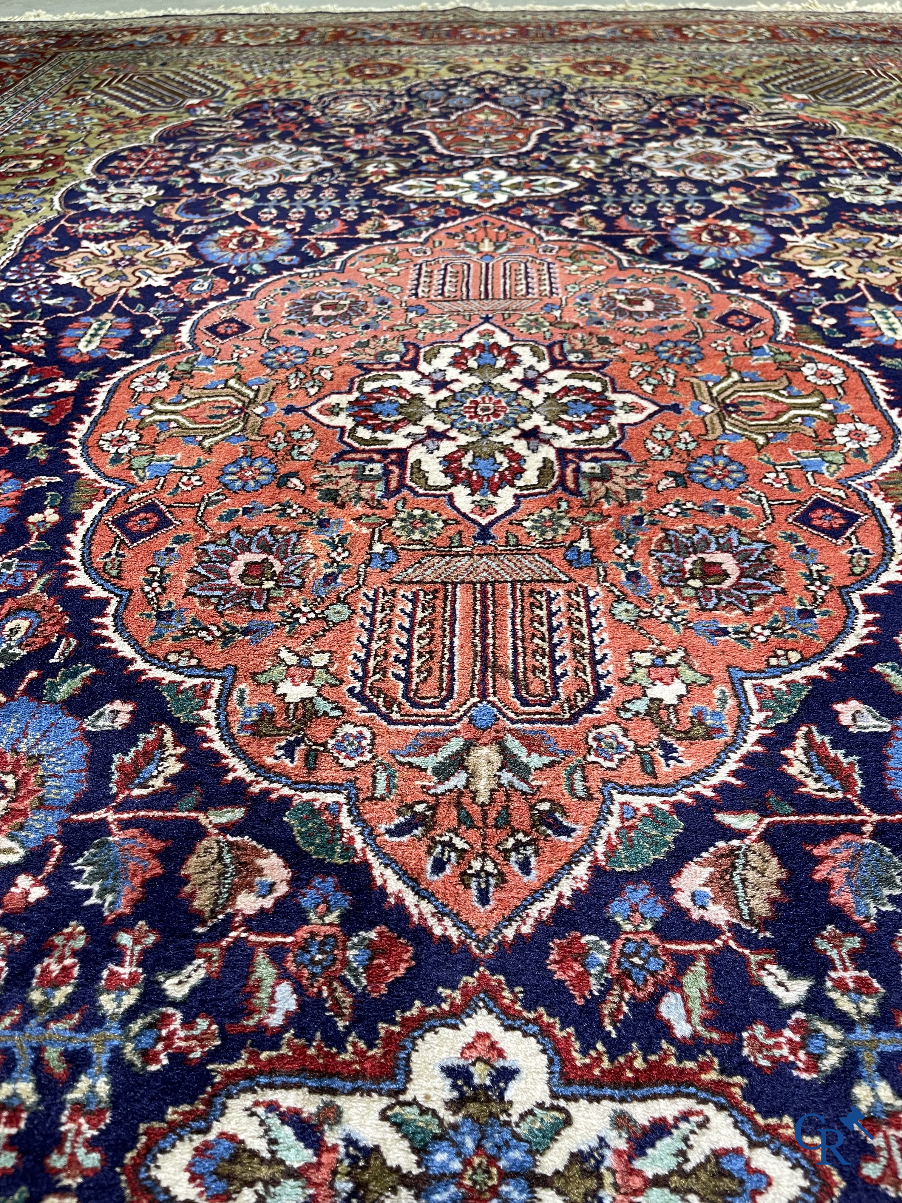 Tapis d'Orient: Tabriz Iran, tapis perse. Grand tapis noué à la main.