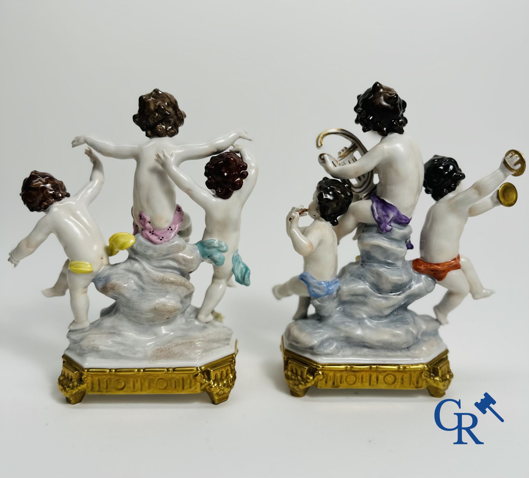 Porcelain: Volkstedt Rudolstadt: Lot of 2 groups in porcelain and 3 groups in white biscuit. Marked.