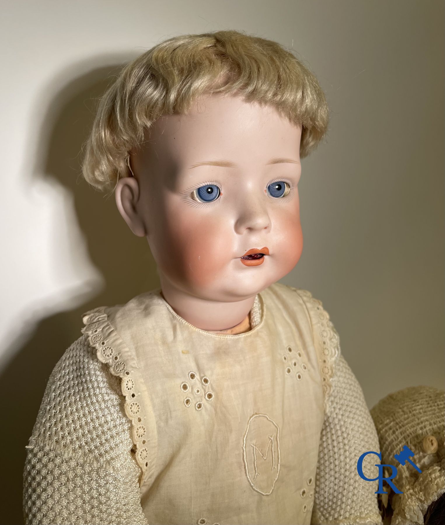 Toys: antique dolls: a lot of 3 antique dolls with porcelain head.