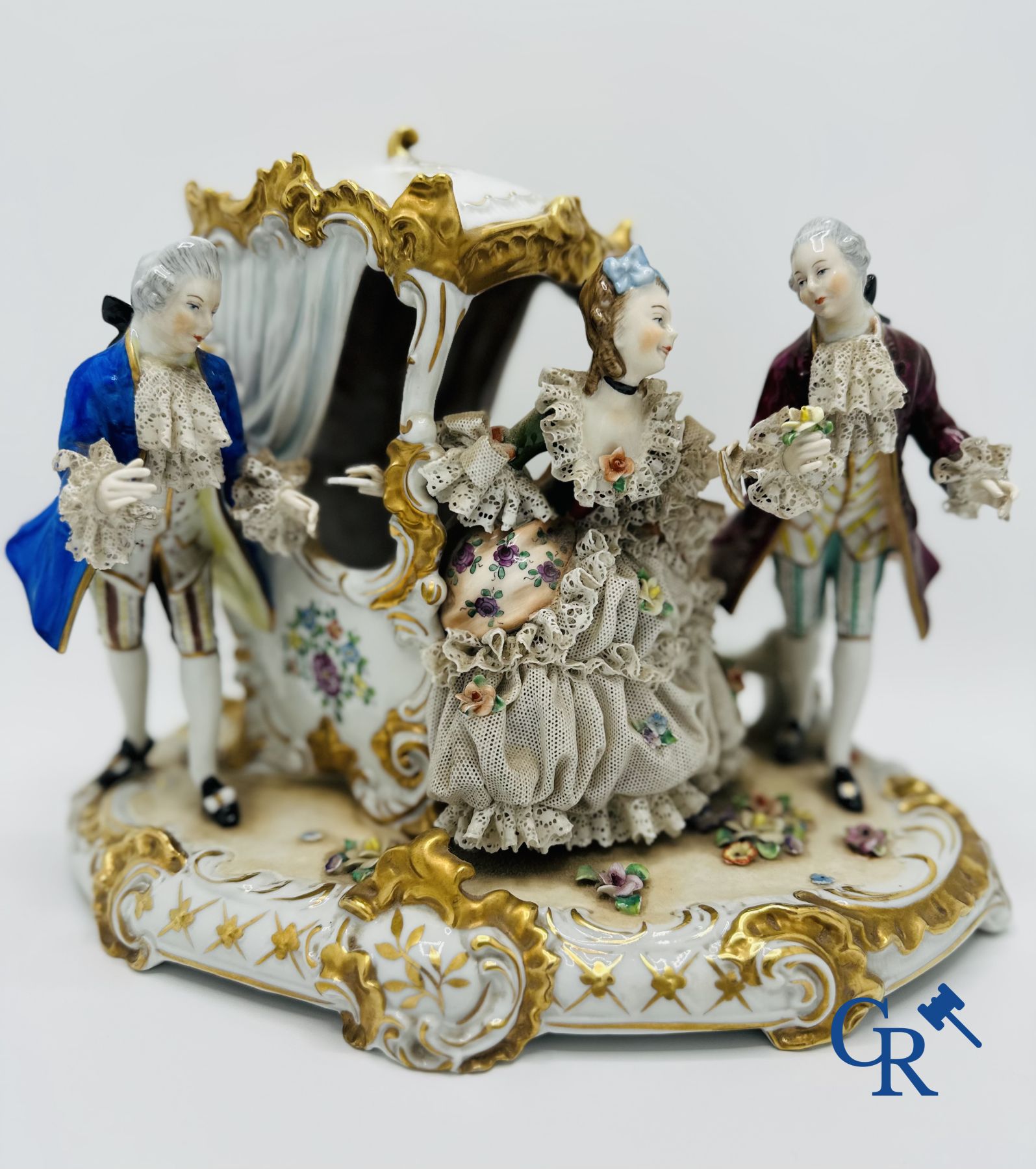 Volkstedt Rudolstadt: 2 Groupes en porcelaine allemande en dentelle. (lace porcelain) Marqué.