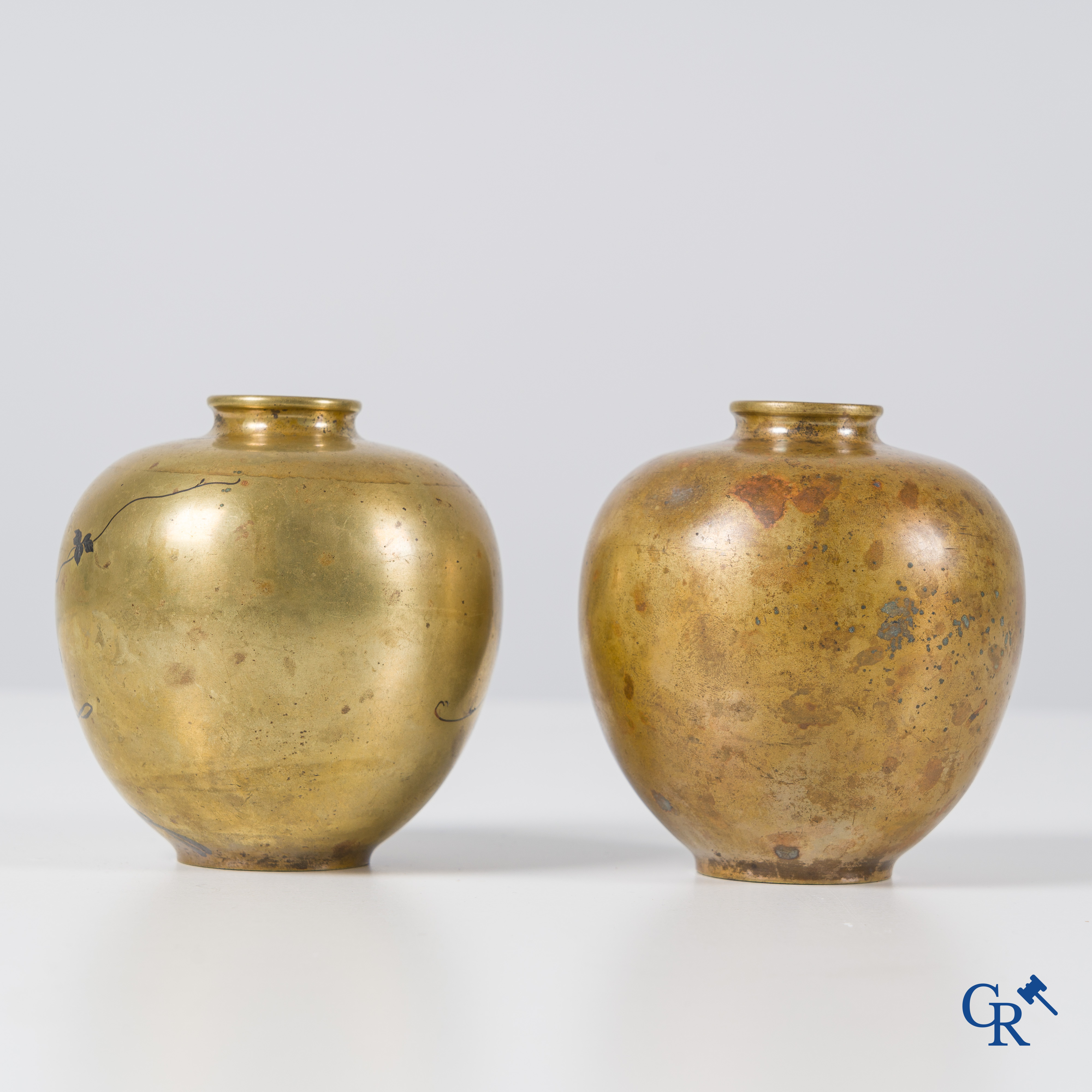 Asian Art: A pair of finely crafted bronze Japanese vases with silver and copper inlay. Meiji period.