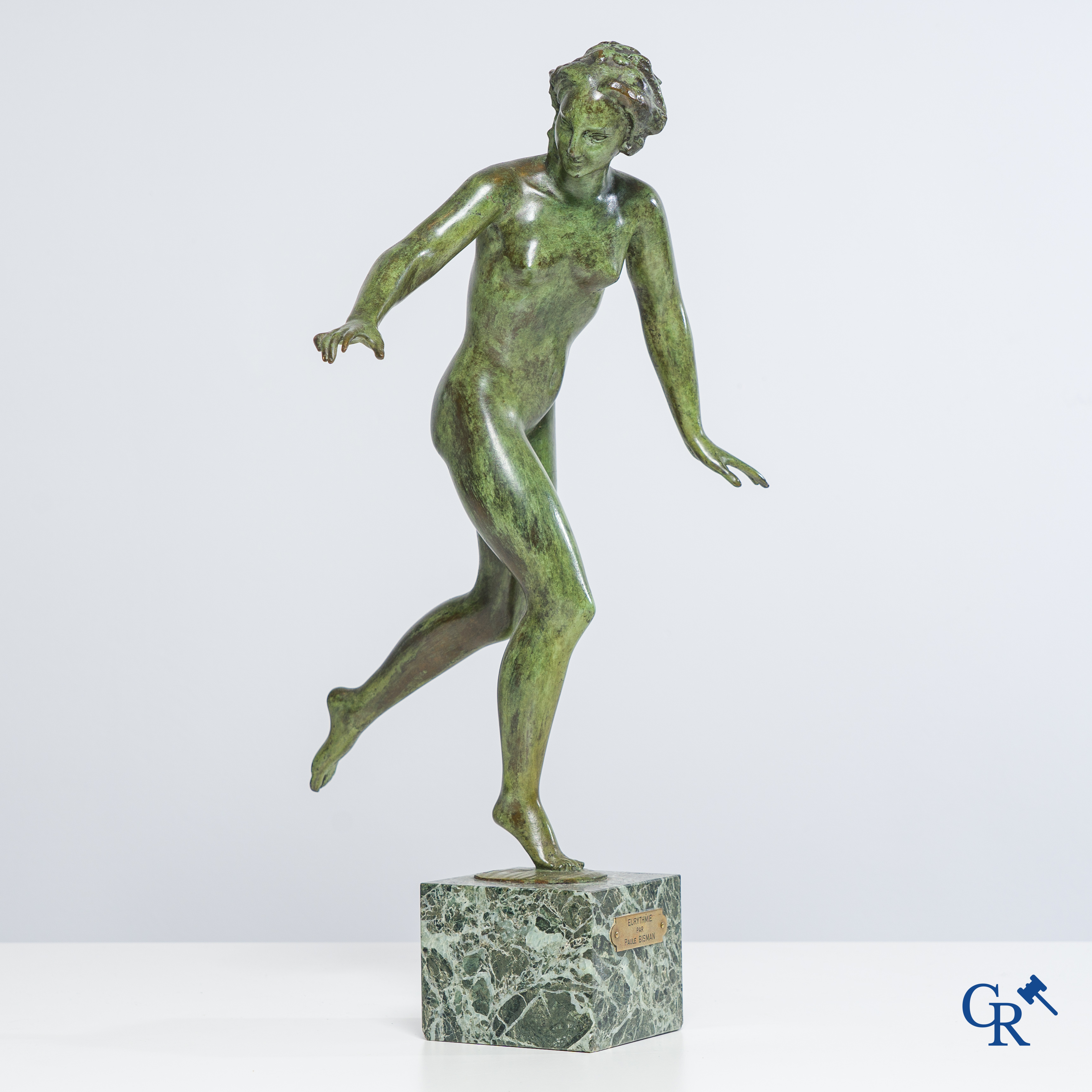 Paule Bisman (1897-1973)(*): Eurythmie, Sculptuur in groen gepatineerde brons.