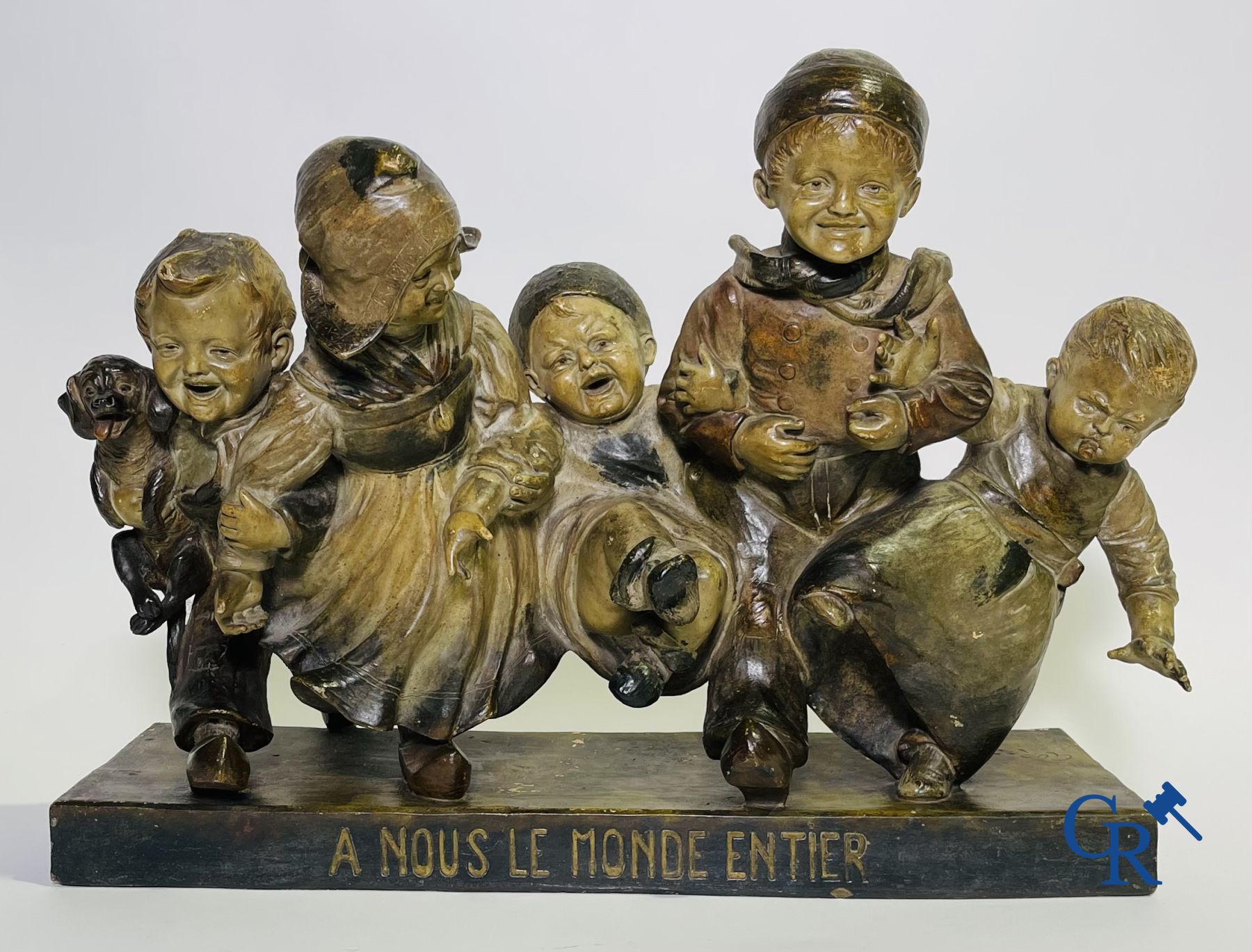 Terra cotta sculpture: Fritz Kochendörfer "A nous le monde entier"