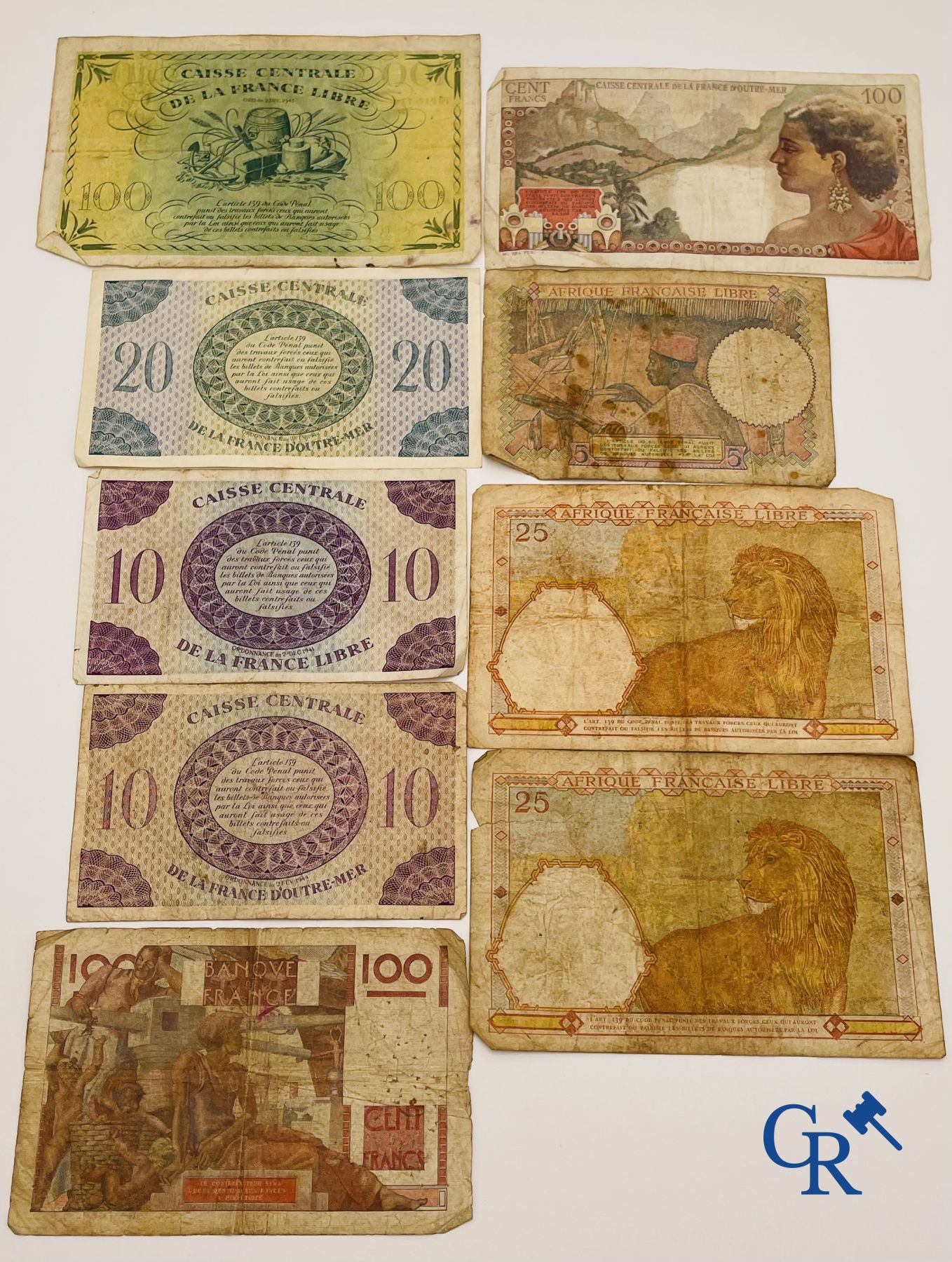 Coins, banknotes: Large lot of French banknotes.