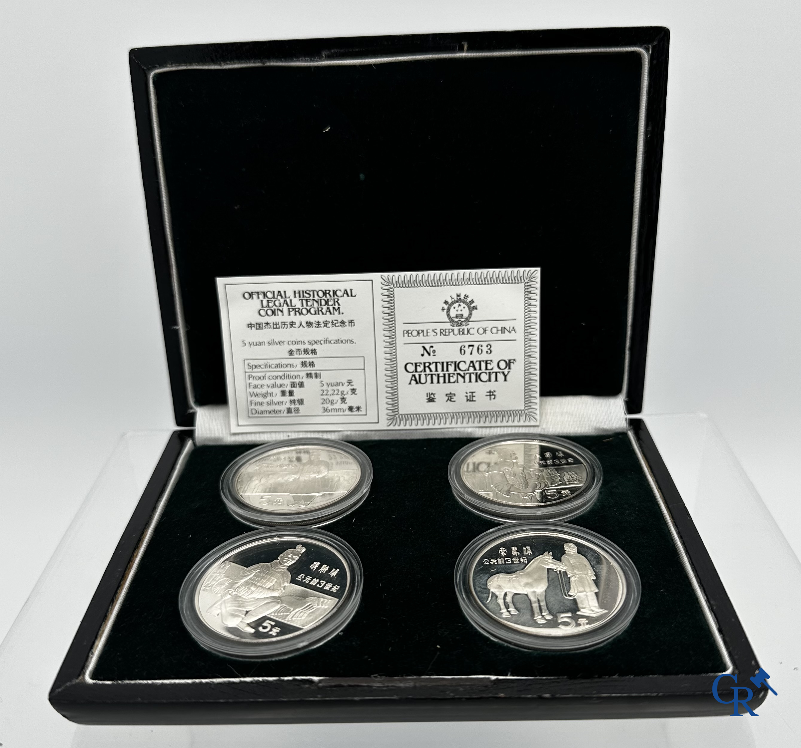 Silver, Coins: Lot of 2 lidded boxes each with 4 silver (900°/00) coins of 5 Yan.