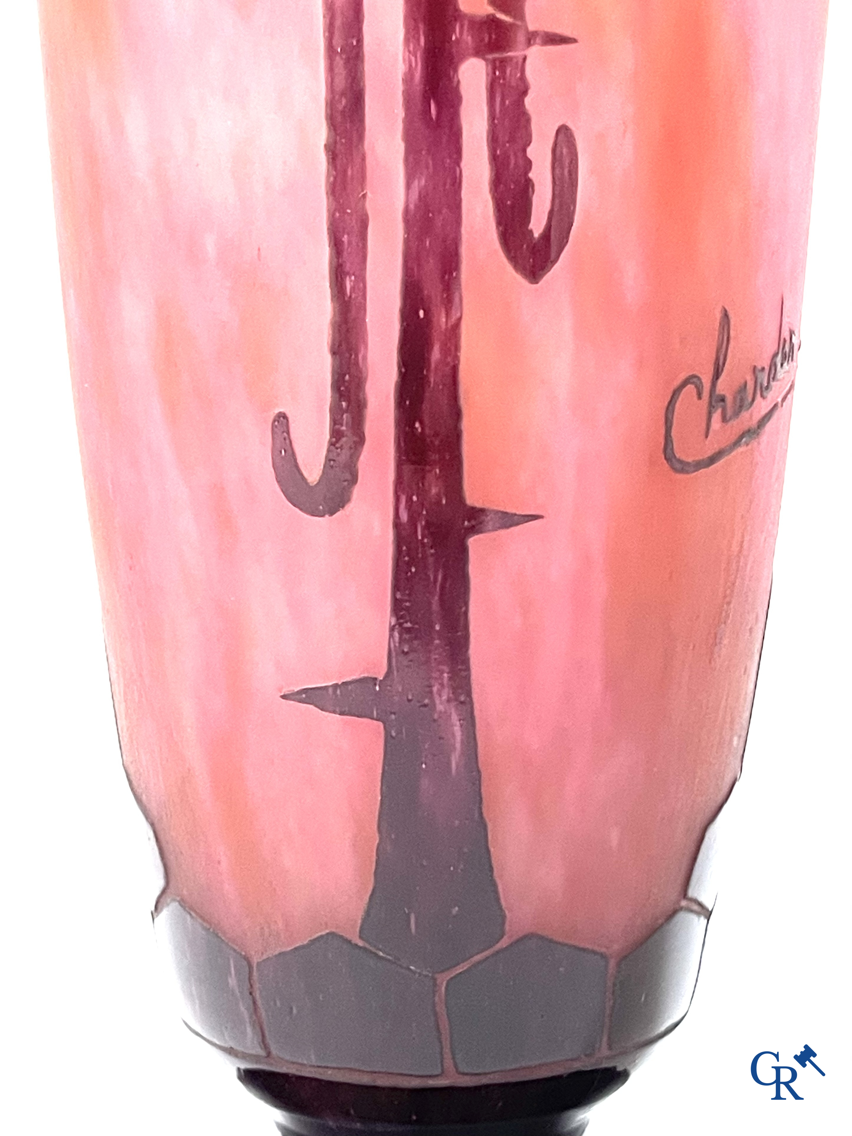 Art Deco, Charles Schneider. Grote art deco vaas in glaspasta, Circa 1930. Gesigneerd Charder en Le Verre Français.