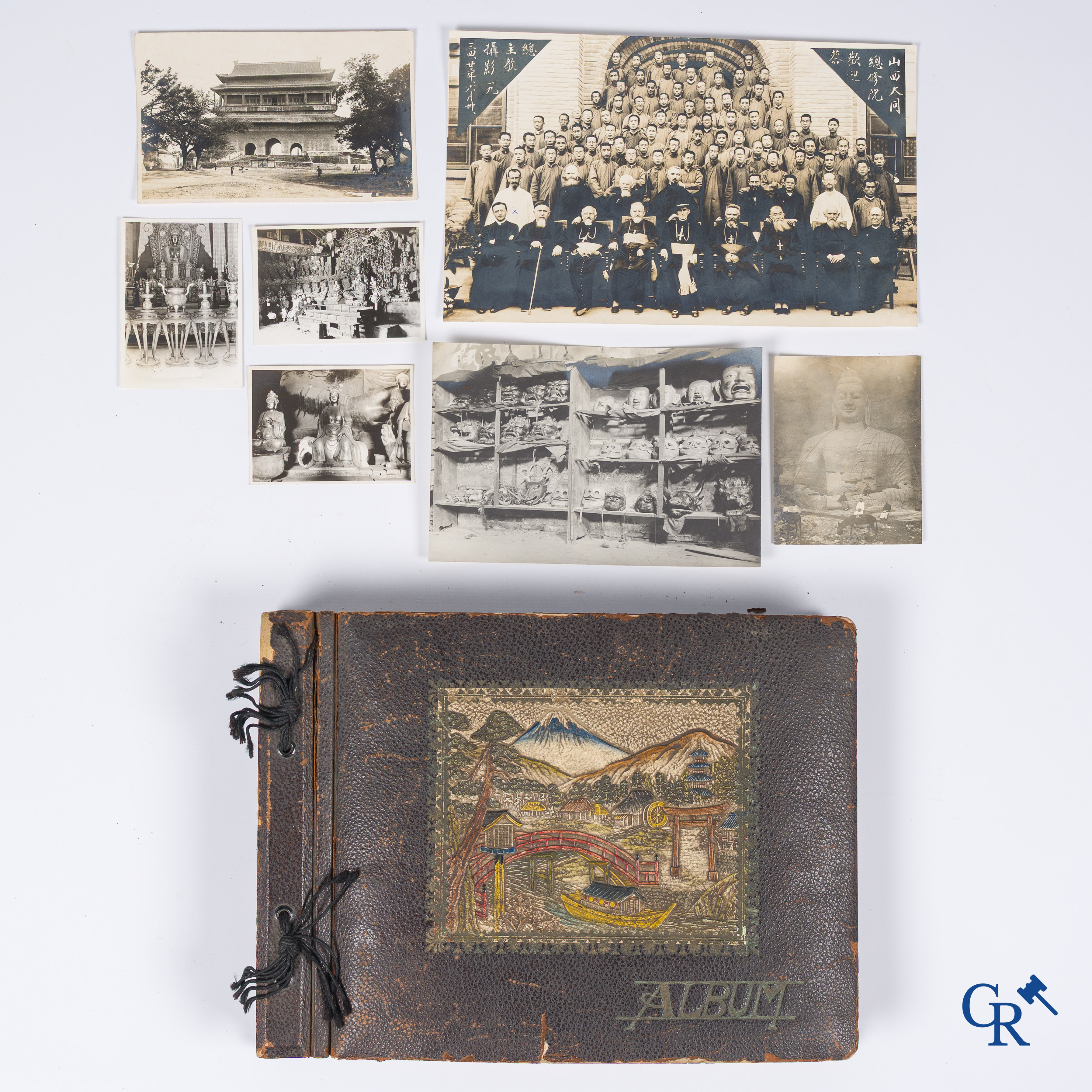Aziatica, een belangrijk album met reisfoto's uit China. Onder andere Datong, Peking, Beijing, Hohhot, enz. Circa 1900.
