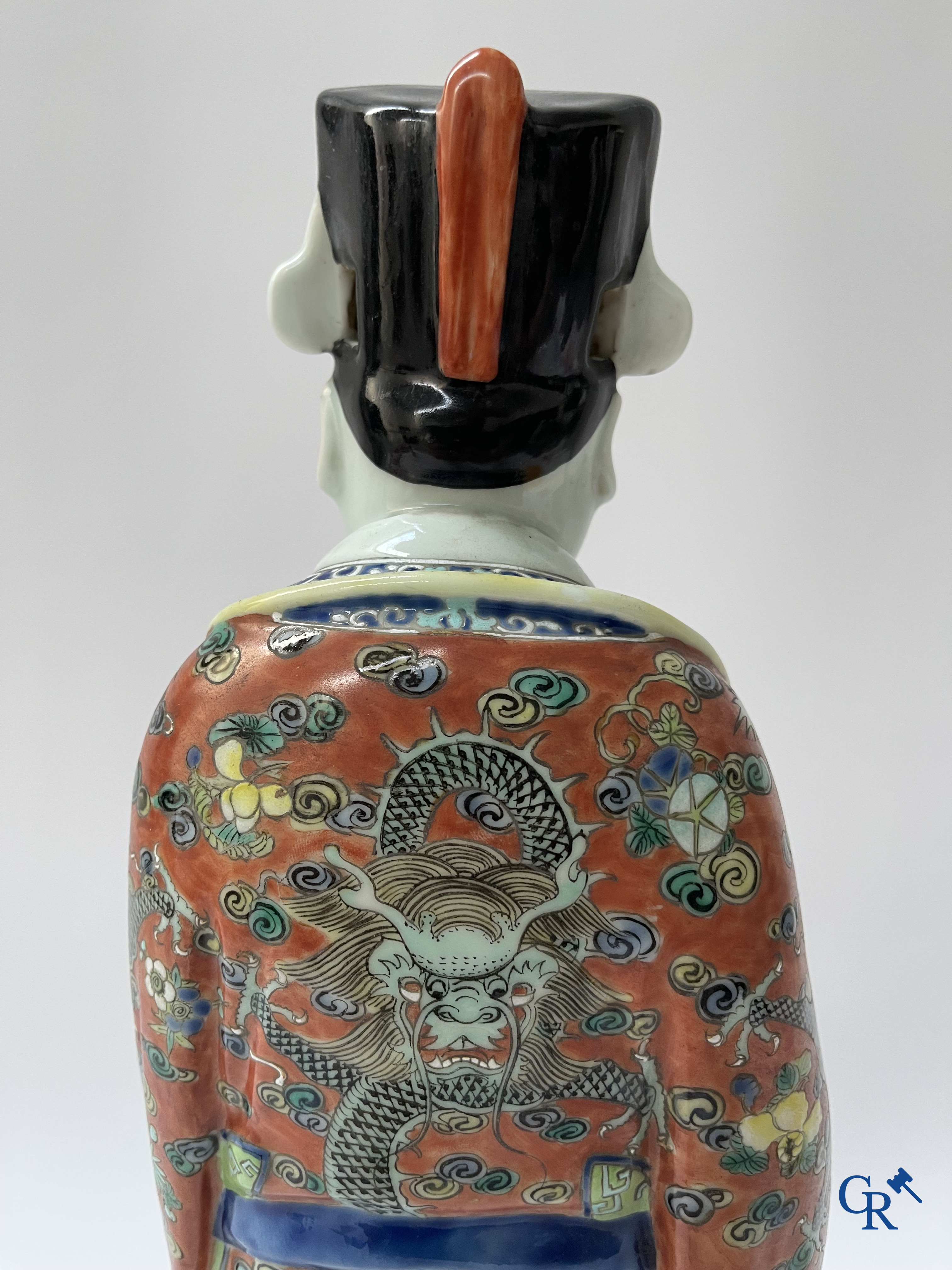 Aziatica, Chinees porselein. 3 Chinese famille rose figuren van onsterfelijken. 19de eeuw.