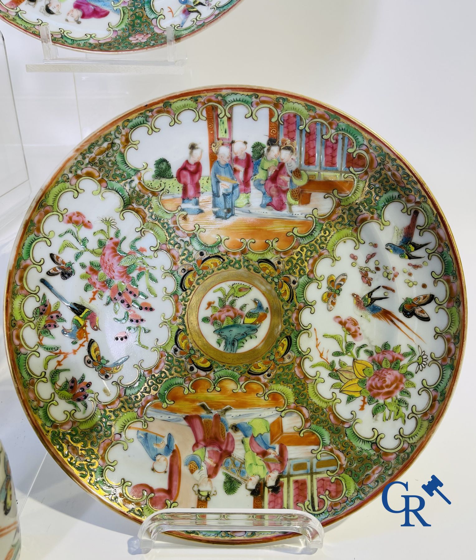 Porcelaine chinoise: 16 pièces de porcelaine chinoise XVIIIème et XIXème.