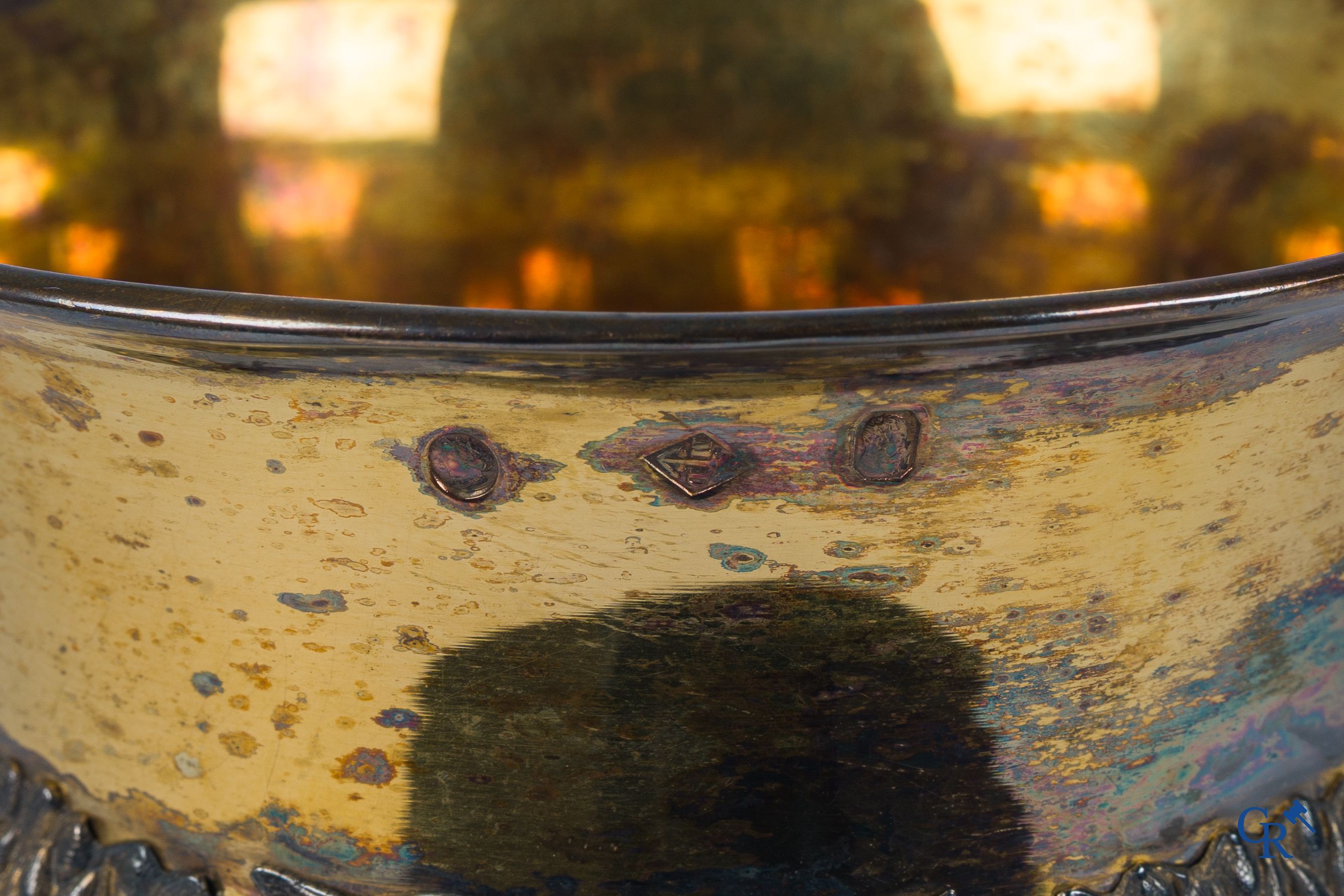 Martin & Dejean, orfèvres. Een reliëf gedecoreerde kelk in zilver en vermeil. Parijs, 1ste helft 19e eeuw.