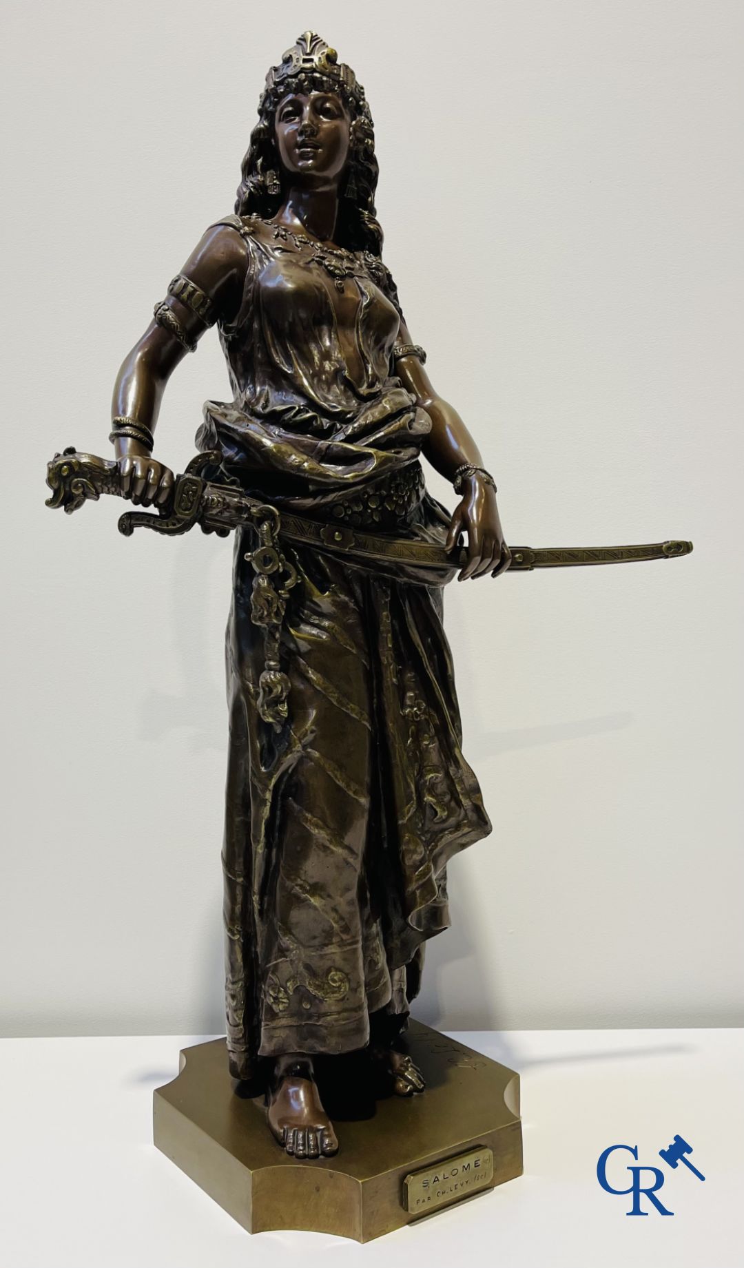 Charles Octave Levy (1840-1899) Salomé, sculpture en bronze avec une représentation d'une femme orientale. XIXe siècle.