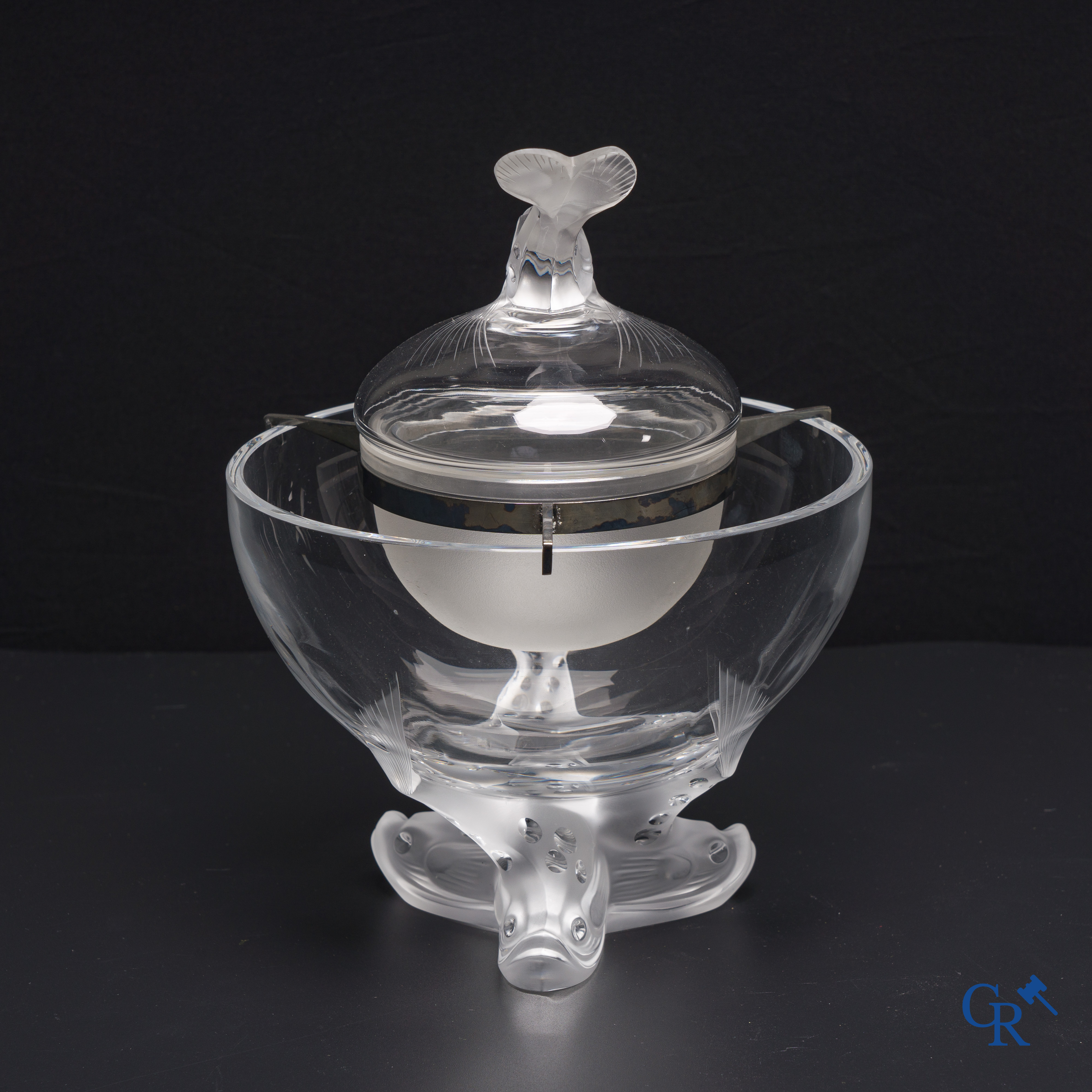 Lalique France: Coupe caviar. Signé.