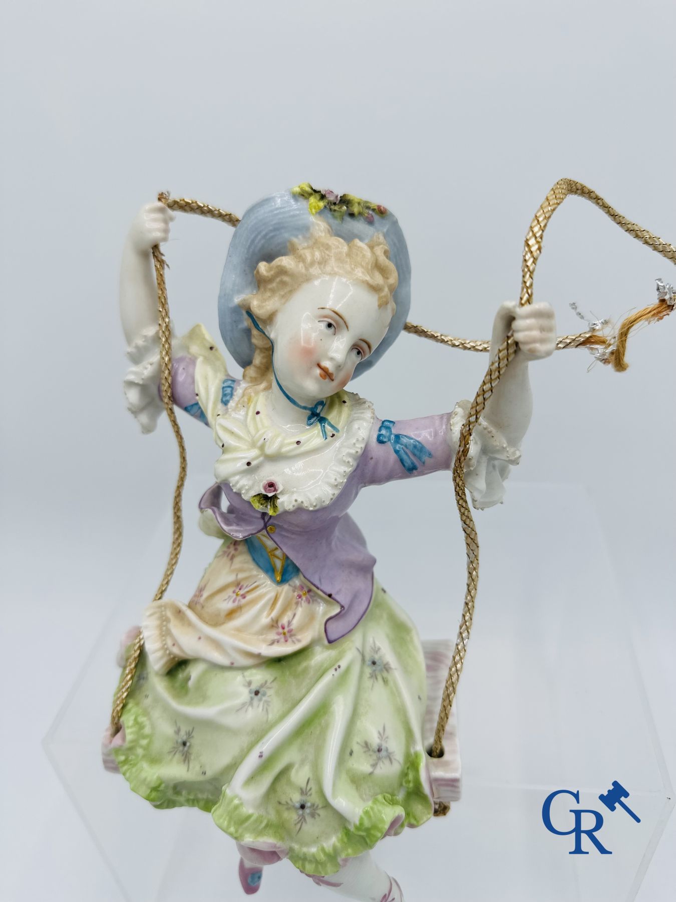 Porcelaine Allemande: Grande figurine. 19ème. Dans le gout de Volkstedt Rudolstadt.