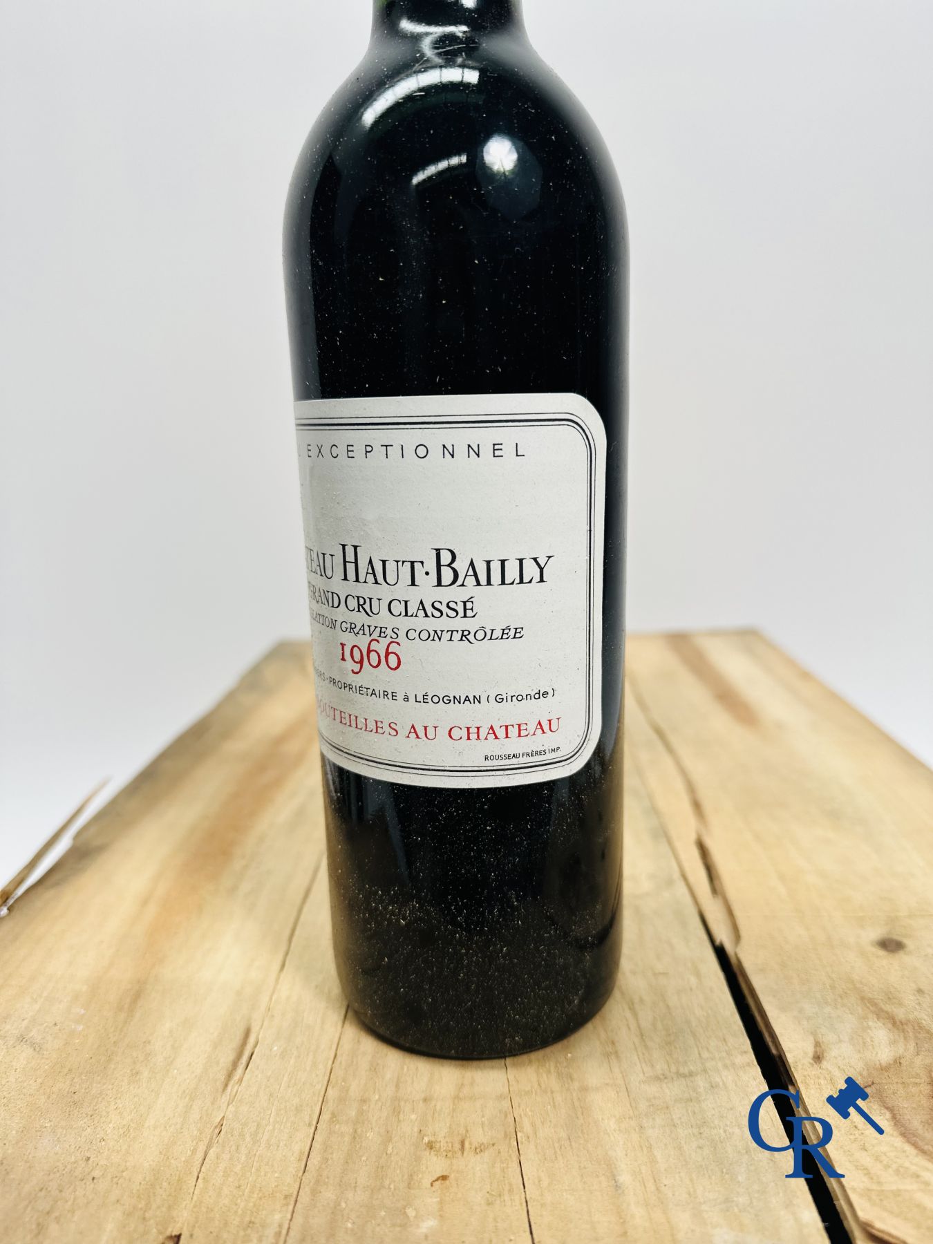 Wijn - Bordeaux: Château Haut-Bailly 1966, 0,75L. Rouge. Grand Cru Classé.