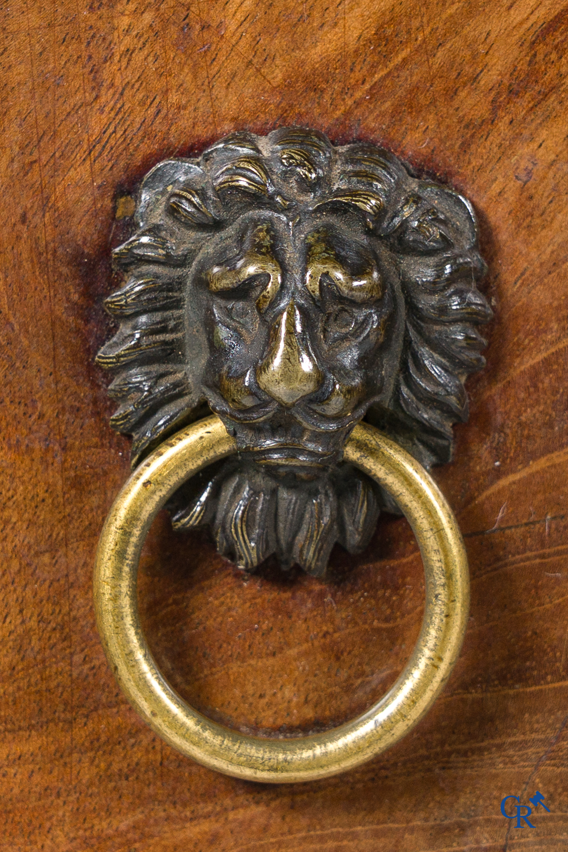 Chapuis, een mahonie houten herenkaptafel en dames toilettafel met geciseleerde bronzen. Empire, circa 1810.