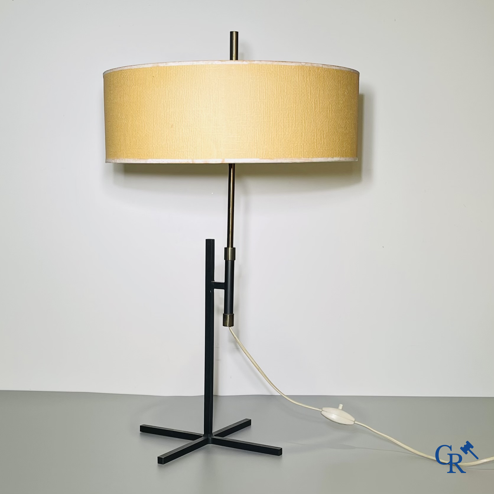 Design, Kaiser Idell or Philips, a mid-century table lamp.