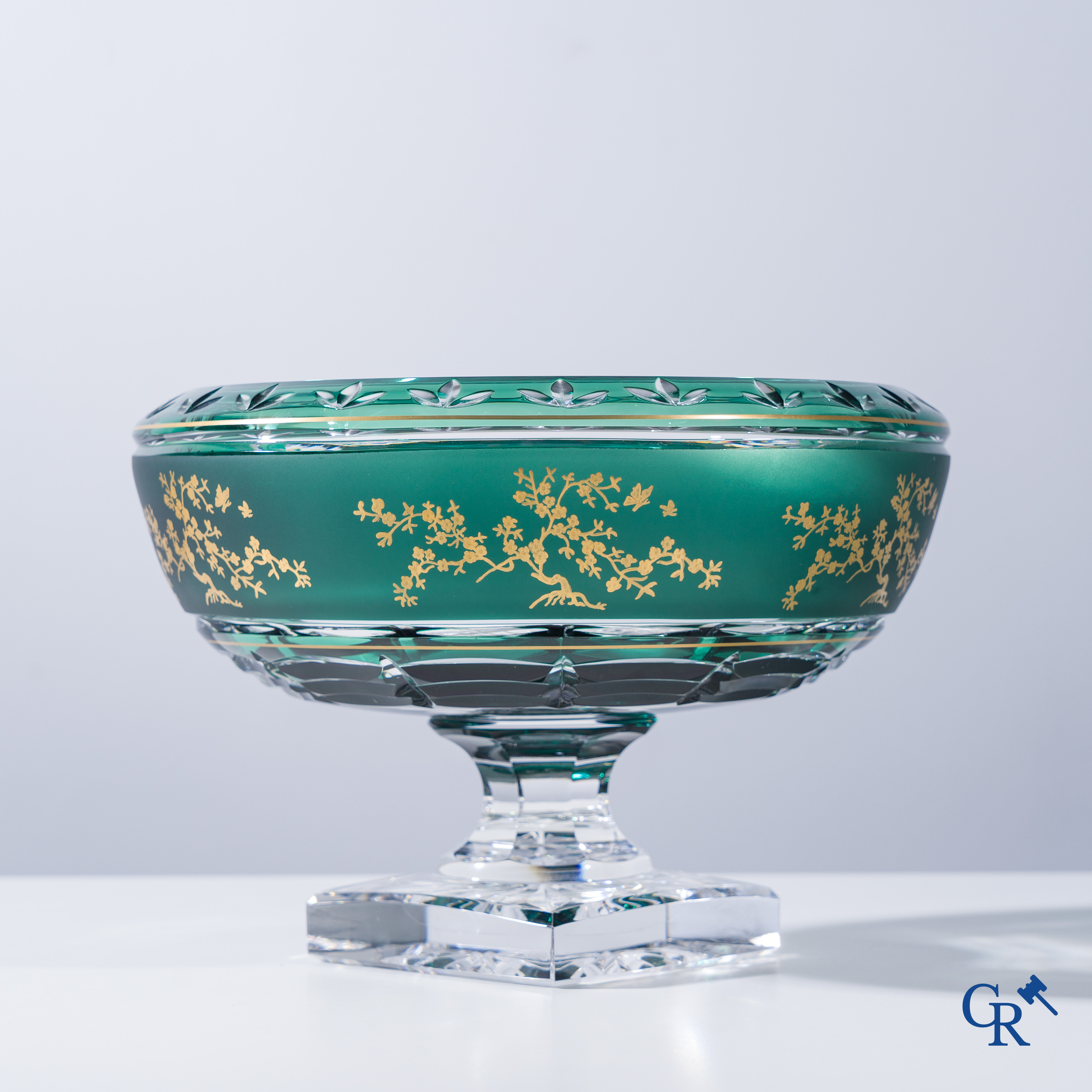 Val Saint Lambert, coupe in green crystal with a gilded decor in Japonizing style. Numbered 94/80 1/25.