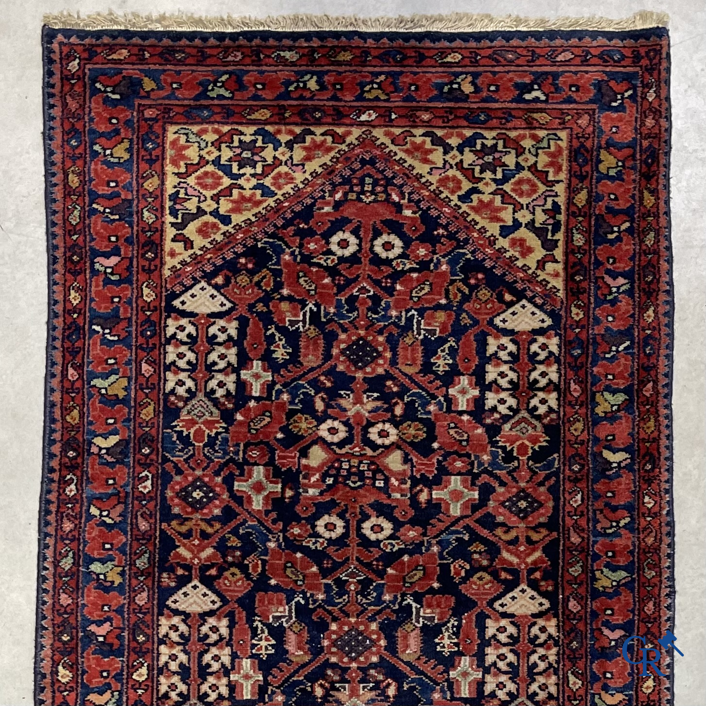 Tapis orientaux: Tapis oriental antique noué à la main.