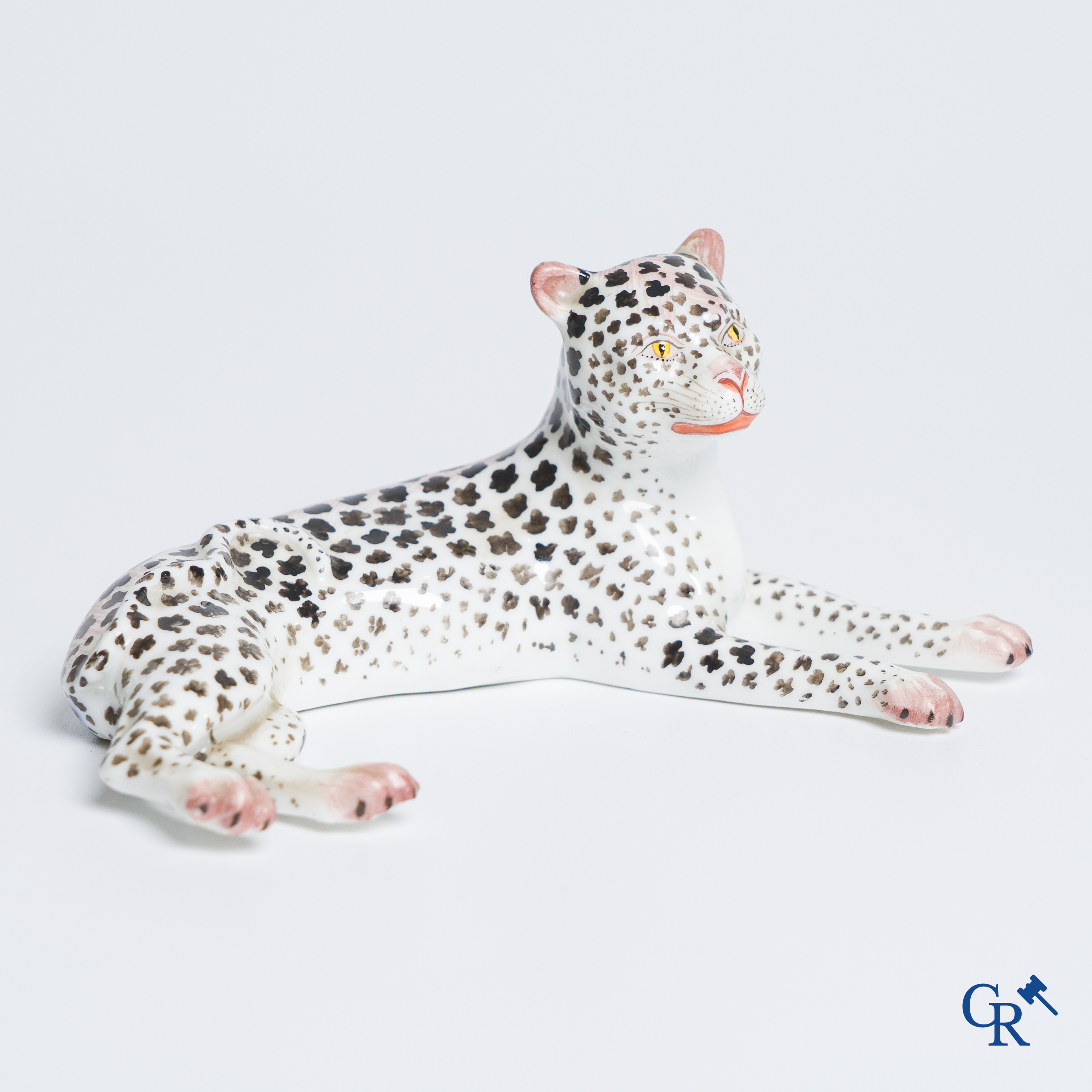 Meissen: Model of a leopard in Meissen Porcelain. Marked.