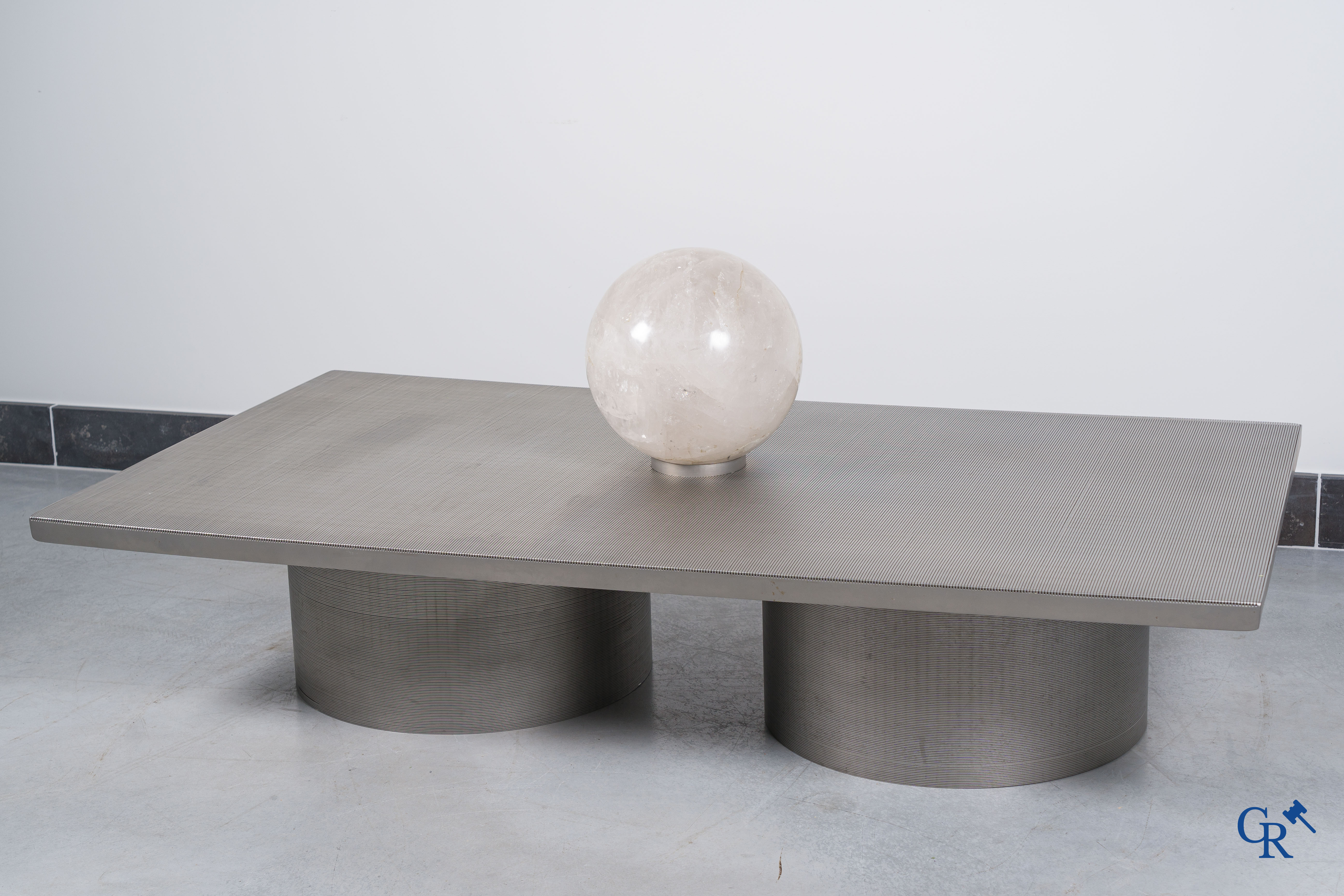 Ben Trovato (XX) Exceptional ensemble of a coffee table and floor lamp in polished steel and rock crystal.