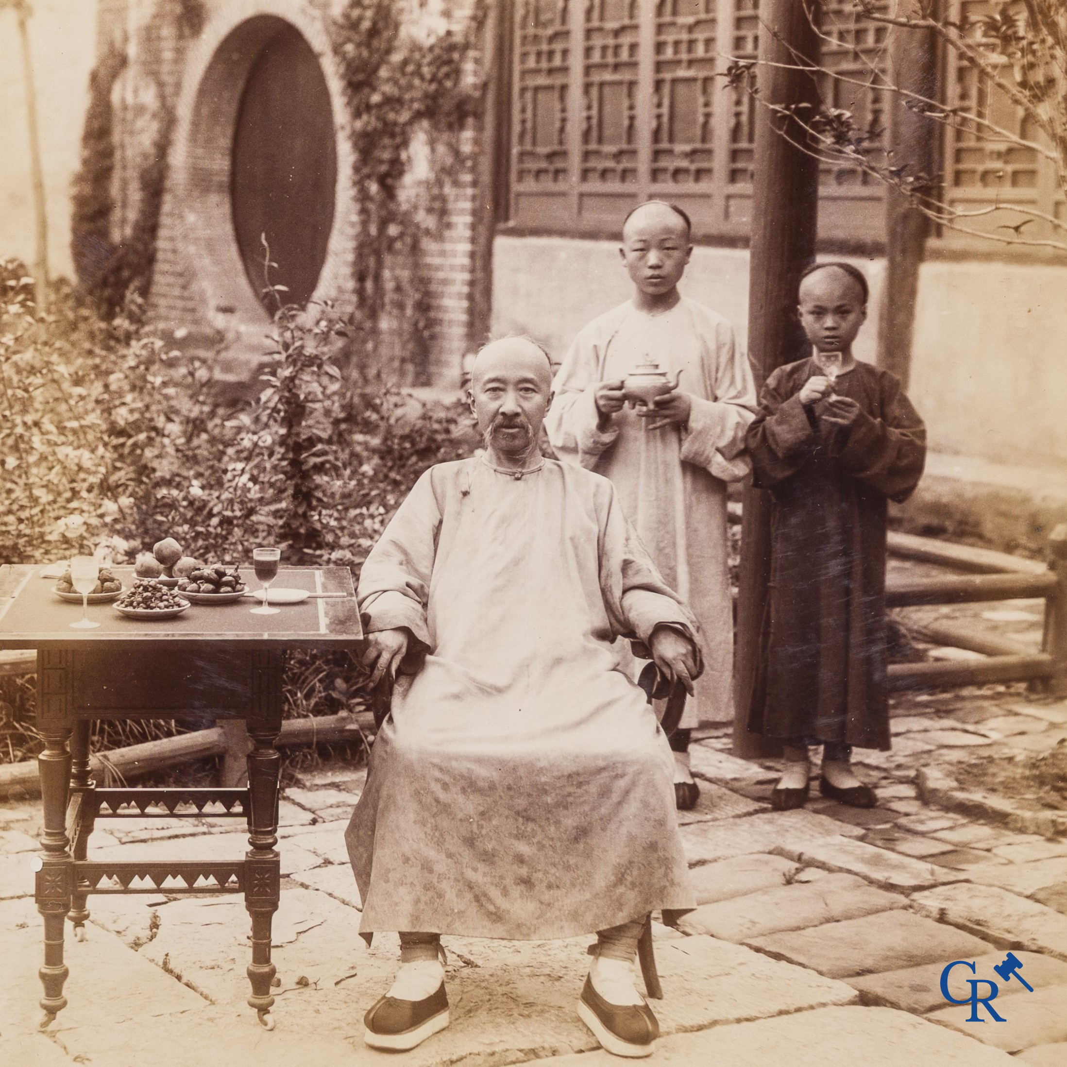 Aziatica, 2 originele grote foto's waaronder Zhang Zhidong (1837-1909), Chinees ambtenaar. Qing-dynastie.