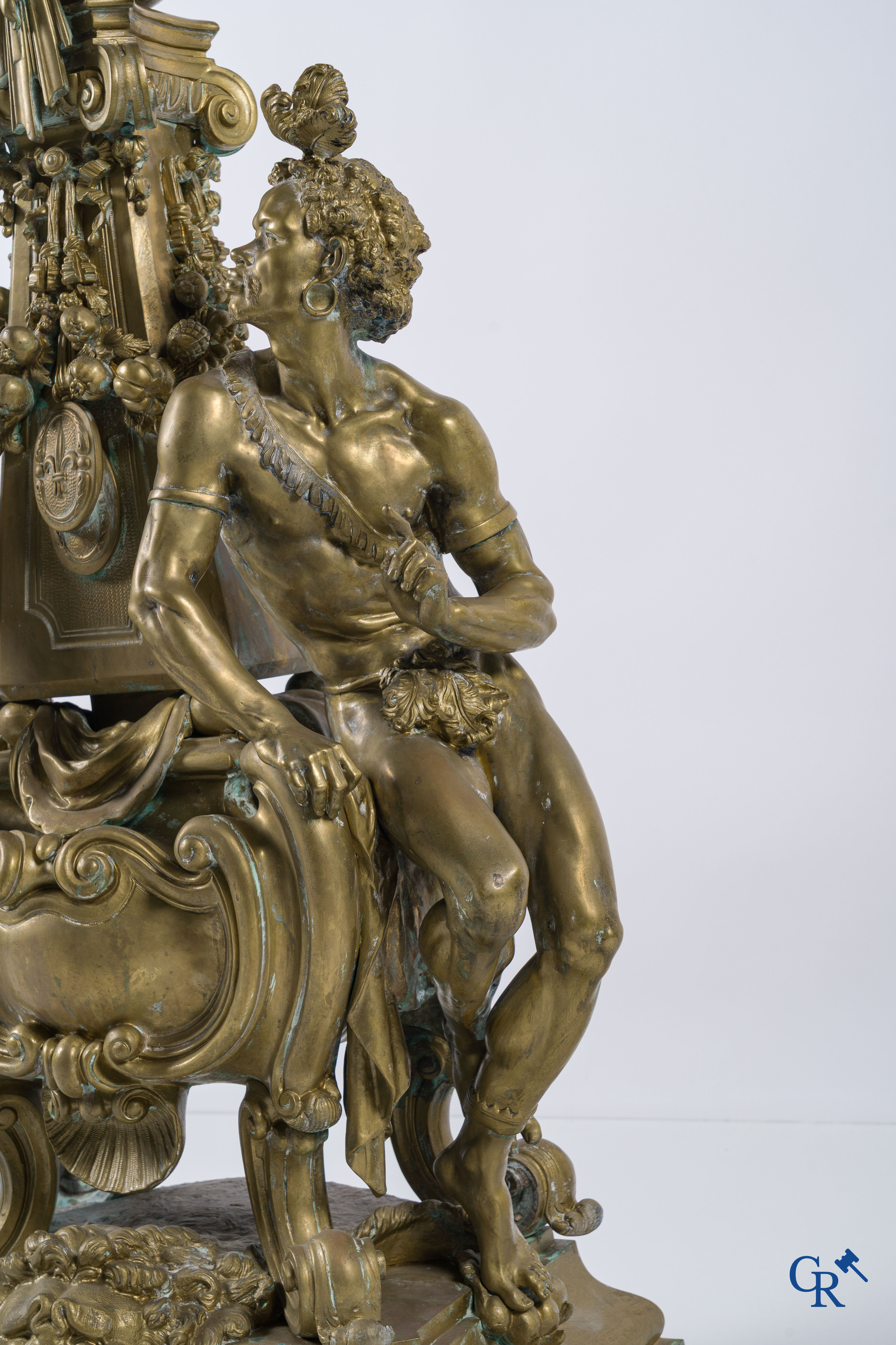 Frédéric-Eugène Piat en Samuel Marti. Uitzonderlijke pendule in brons met Nubische figuren. Circa 1860-1870.